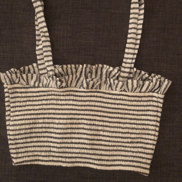 Forever 21 crop top - Picture 2 of 2